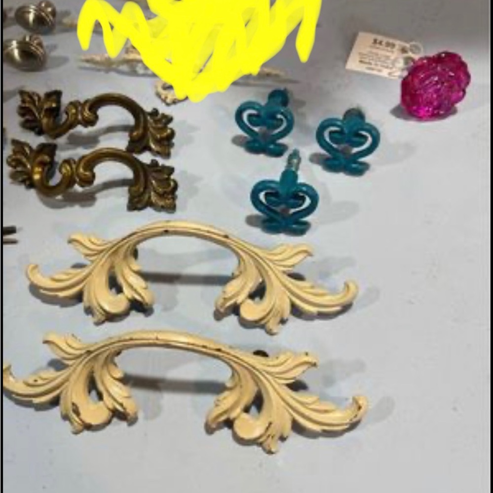 Knob lot - Picture 3 of 3